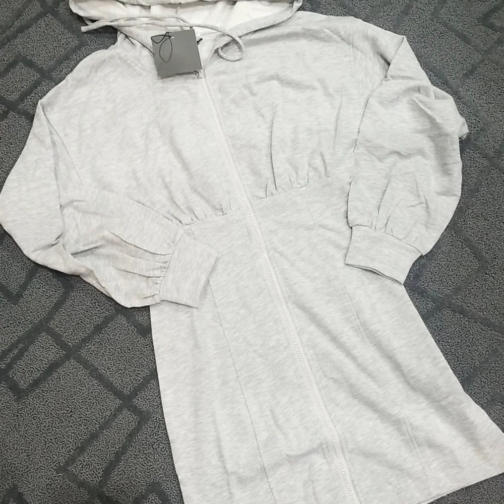 SPORTY GRAY HOODIE MINI DRESS - Picture 7 of 7